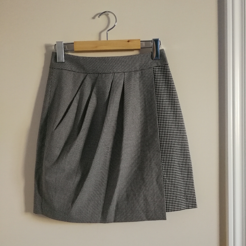 NWOT Club Monaco asymmetric check miniskirt